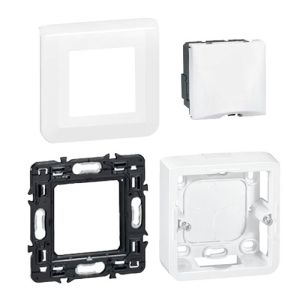 Support de fixation Legrand Batibox + plaque de finition + cadre saillie + sortie de câble Legrand Mosaic