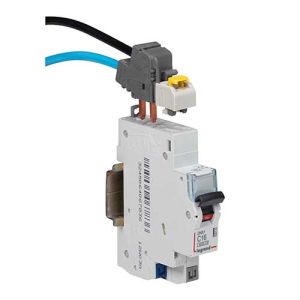 LEGRAND Borne de raccordement à connexion auto Section 4 à 25mm² posé sur un disjoncteur
