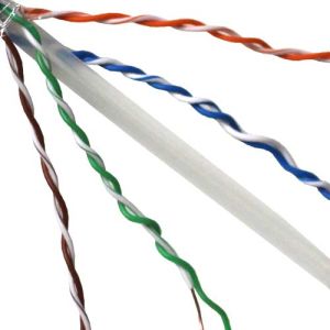 Zoom câble RJ45 blindé anti-UV Omelcom