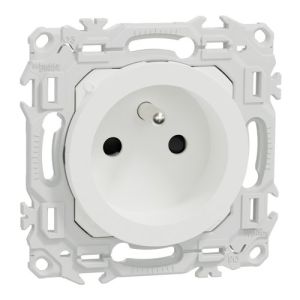 lot de 108 prises de courant Schneider Odace blanc craie