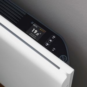 L'écran de contrôle a touche digitale permet de créer vos programmes de chauffe personnalisés, de connecter votre radiateur à une box domotique Cozytouch, de passer en mode Auto...