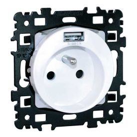 EUROHM Square Prise de courant 2P+T + USB Type A blanc - 60256