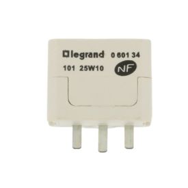 LEGRAND Fiche DCL mâle 2P+T 6A - 060134