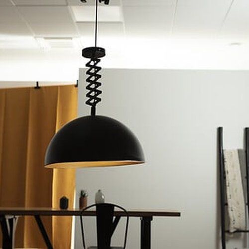 Suspension Atmosphera Lahti E27 noire Ø51 cm idéale au dessus d'une table