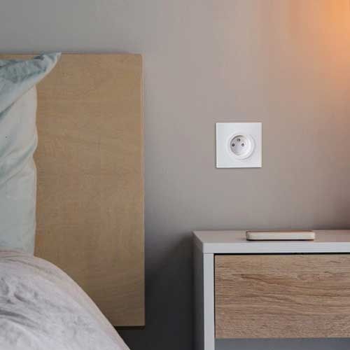 Pack complet EUROHM SQUARE 20 prises 2P+T + plaques