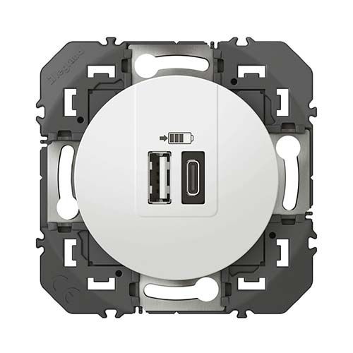Double prise USB Legrand Dooxie Type-A et Type-C - vue de face