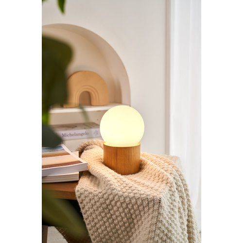 Lampe à poser Woody Shine Paulmann idéale dans un salon