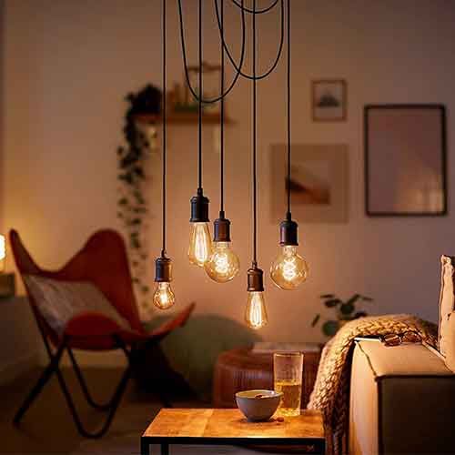 Réalisez des suspensions d'ampoules LED décoratives tendances avec ce cordon de suspension Philips en tissu pour ampoule LED E27.