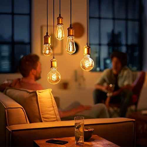 Ce cordon de suspension luminaire à douille dorée peut accueillir des ampoules LED E27. Créez une ambiance élégante avec du caractère en installant ce cordon pour luminaire Philips.