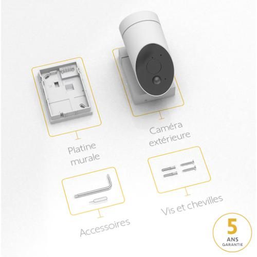 caméra extérieure Somfy vendue avec platine murale, vis, chevilles et accessoires