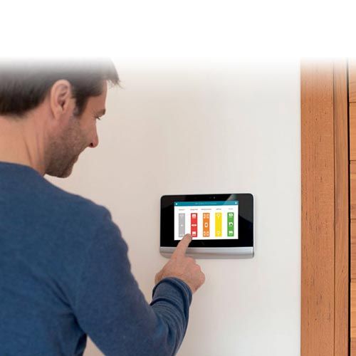 installez ce moniteur additionnel pour visiophone V500 Somfy pour contrôler les accès à partir d'une deuxième pièce de votre logement
