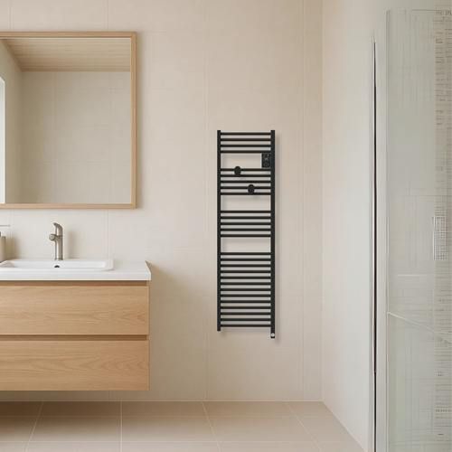 Sèche serviettes connecté étroit Thermor Riva 5 500W noir carbone dans une salle de bain