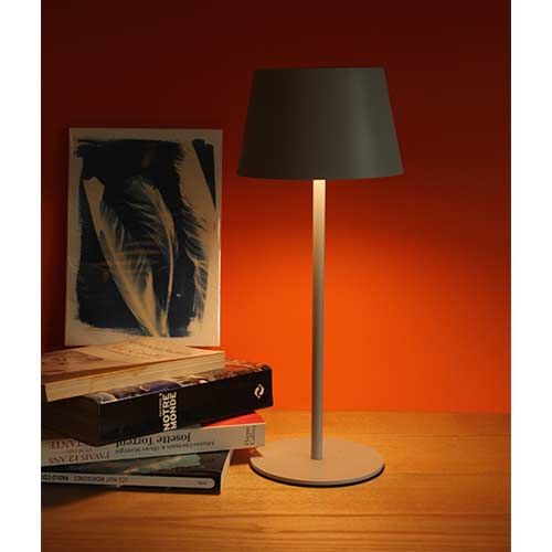 Lampe de table Watt & Home Sofa couleur grise pour un usage intérieur également