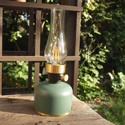 Lanterne LED métal Watt & Home Mistral coloris vert idéale pour décorer et éclairer votre extérieur