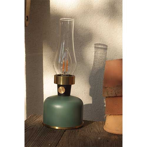 Lanterne LED métal Watt & Home Mistral coloris vert idéale pour décorer et éclairer vos tables de jardin