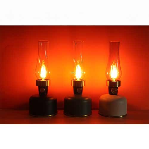 La lanterne LED métal Watt & Home Mistral existe en coloris noir, vert et sable