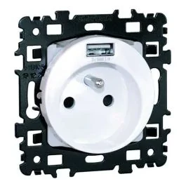 EUROHM Square Prise de courant 2P+T + USB Type A blanc - 60256