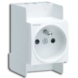 HAGER SanVis Prise modulaire 2P+T 16A 2,5 modules - SNS216