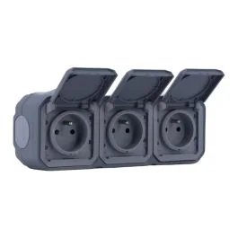 LEGRAND Plexo Triple prise de courant 2P+T saillie complet étanche gris IP55