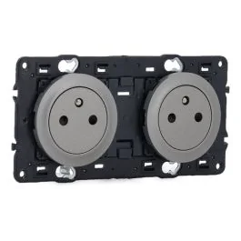LEGRAND Céliane Prise de courant précâblée 2x2P+T titane semi complet