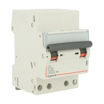 LEGRAND DX3 Disjoncteur tétrapolaire 32A auto/vis courbe C 4,5kA 400V - 406922